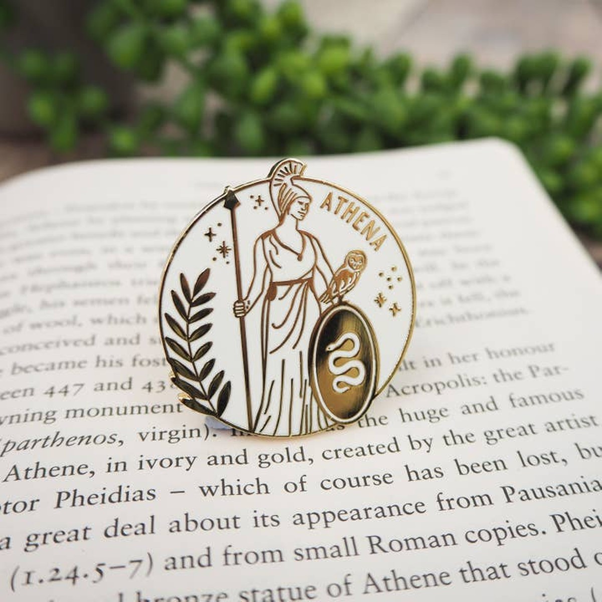 Athena Enamel Gold Pin Badge - Greek Mythology Collection / Κονκάρδα Θεά Αθηνά