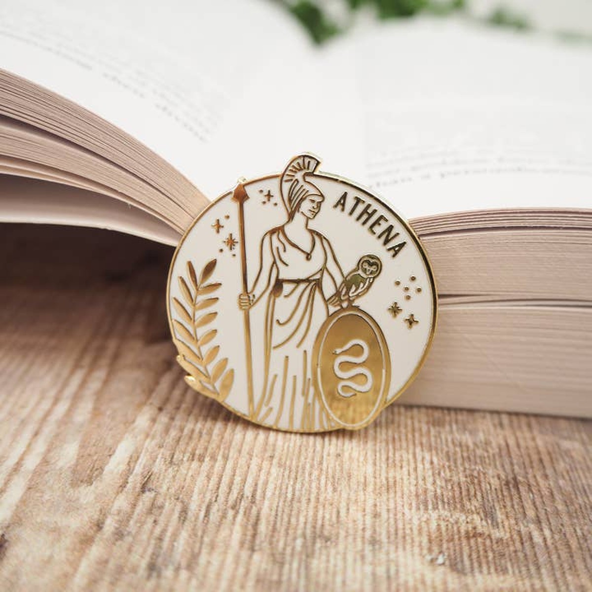 Athena Enamel Gold Pin Badge - Greek Mythology Collection / Κονκάρδα Θεά Αθηνά