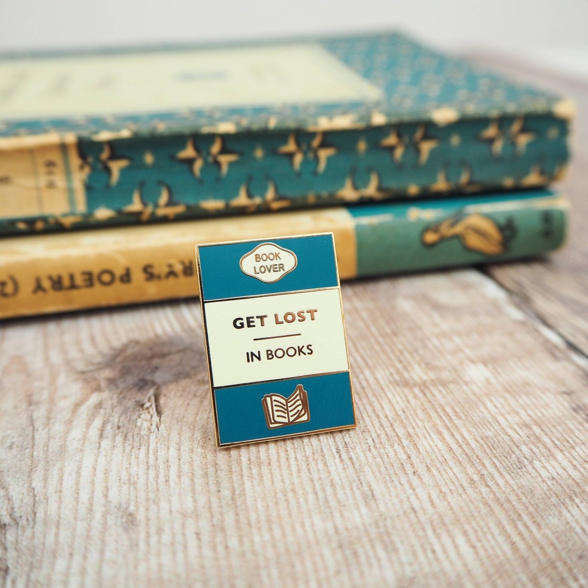 'Get Lost In Books' Book Lover Enamel Pin Badge / Κονκάρδα Βιβλιοφάγου