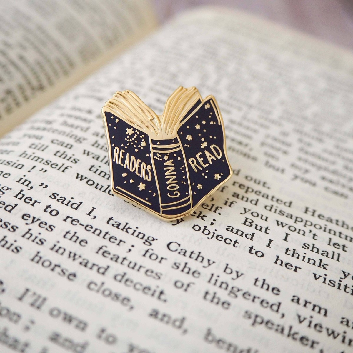 Readers Gonna Read - Book Lover Enamel Pin Badge - Reading / Κονκάρδα Βιβλιοφάγου