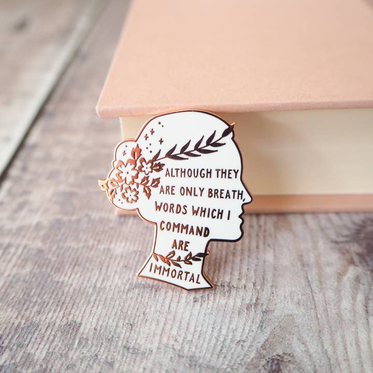 Sappho Poetry Enamel Pin Badge - Women Poets Collection / Κονκάρδα Σαπφώ - Ποιήτριες